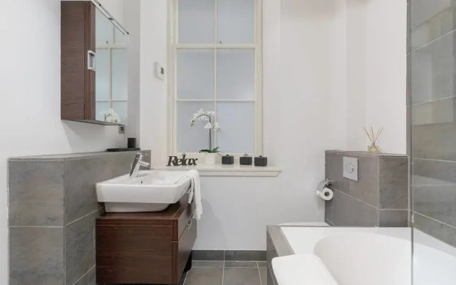 Modern Simpson Loan Apt With Lift and Parking