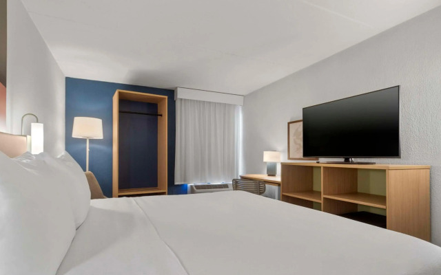 Spark By Hilton Grand Prairie