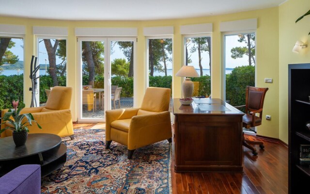 Awesome Home in Sibenik With Wifi and 3 Bedrooms