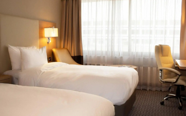 Renaissance London Heathrow Hotel