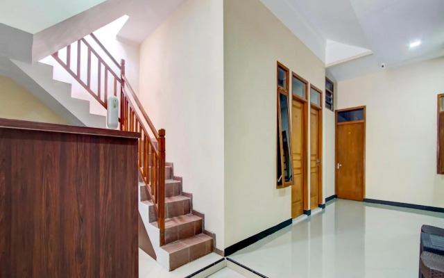 OYO 90175 Tl Guest House