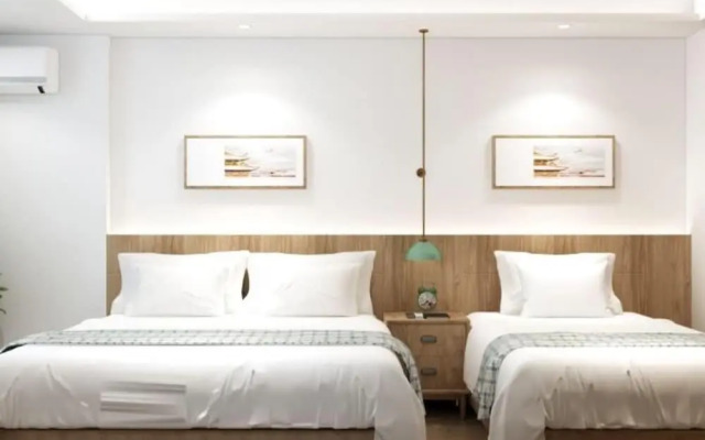 Happy Dragon City Culture Hotel (Tian'AnMen Forbidden City)