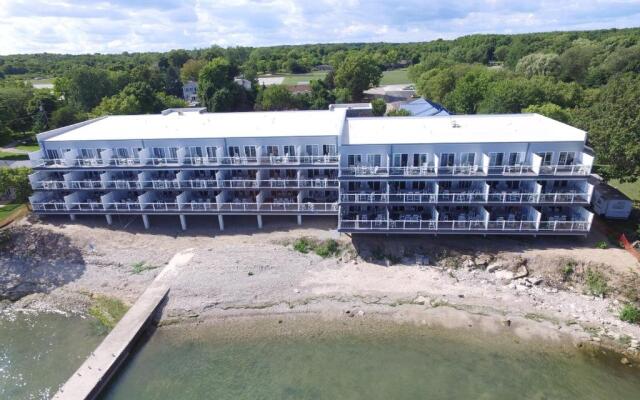 Put-in-Bay Waterfront Condo #109