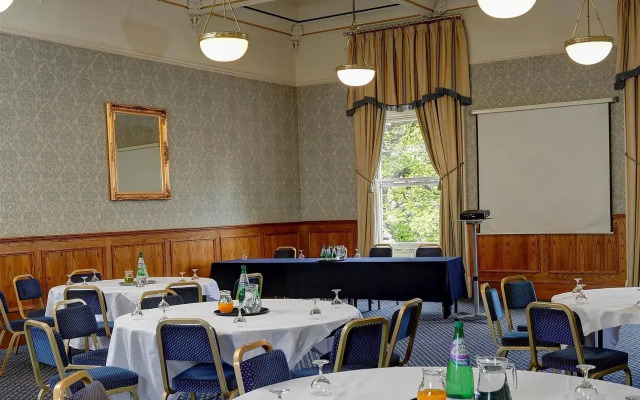Queen's Hotel
