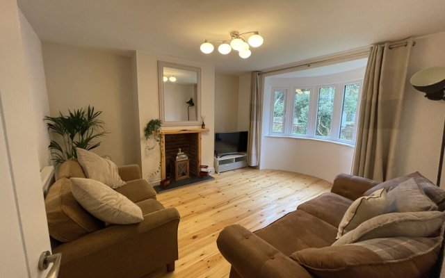 New Modern & Spacious Snowdonia Home - Sleeps 7