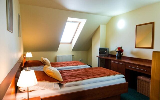 Equitana Hotel Resort