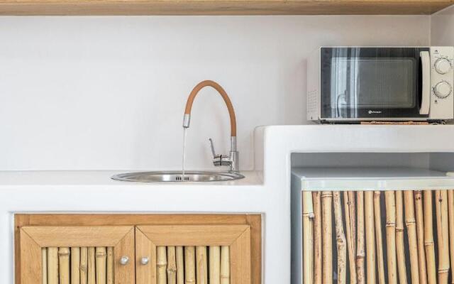 Niki Savvas Studio & Suites