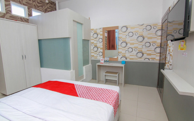 OYO 861 R Four Hotel