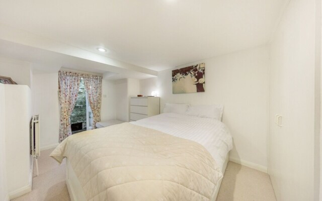 The Spacious Putney Duplex - SCF