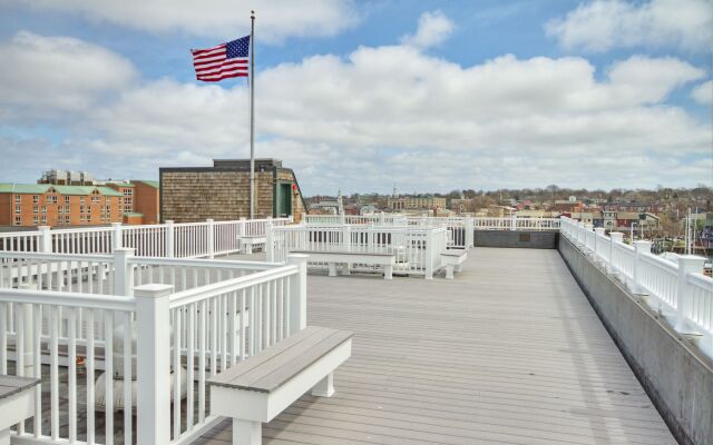 Club Wyndham Inn on Long Wharf