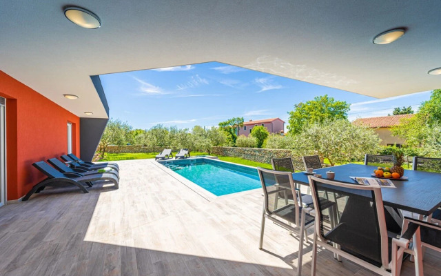 Modern Villa With Pool and Terrace