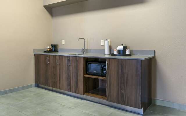 Comfort Inn & Suites Toledo North