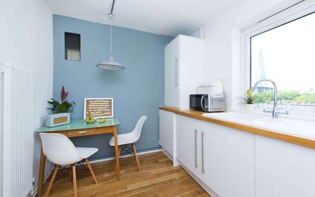 Central Stylish 2BR Flat with Tower Bridge Views