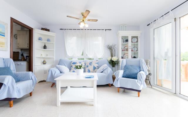 M&M - Apartment with sea views in Portocolom. Free WiFi