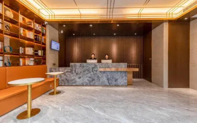 Poltton International Apartments (Yangjiang Donghuicheng Plaza)