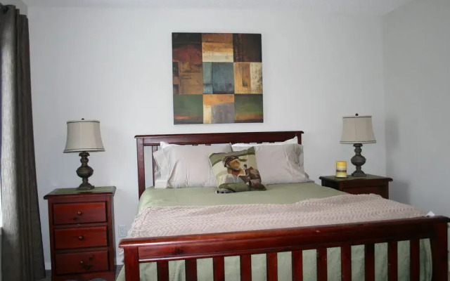 Mahogany Grove Inn and Suite