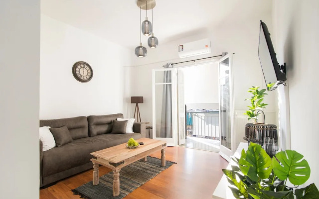 Midtown Apartment by CorfuEscapes