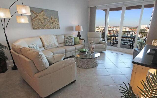 806 Harborview Grande