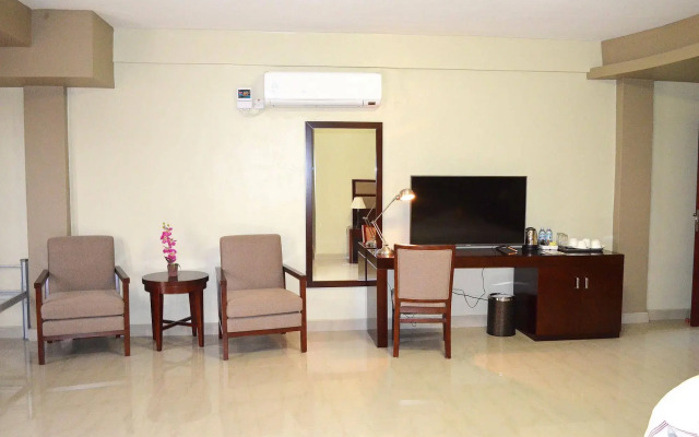 Hillside Plaza Hotel