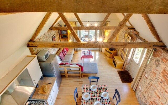 Traditional Holiday Home in Briston With Garden