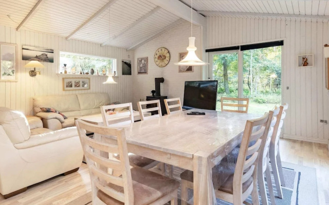 8 Person Holiday Home in Roslev