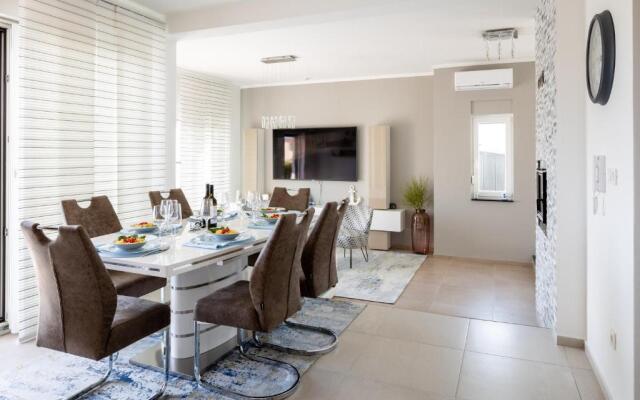 Luxury villa Mia
