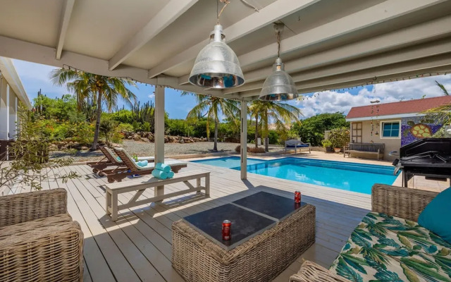 Nature Private Pool Gazebo Outdoor Dining
