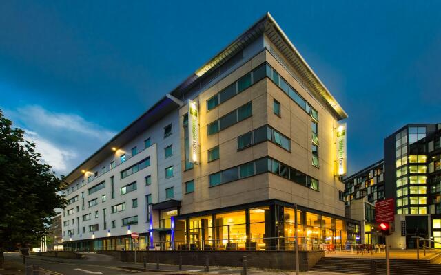 Holiday Inn Express Leeds City Centre Armouries, an IHG Hotel