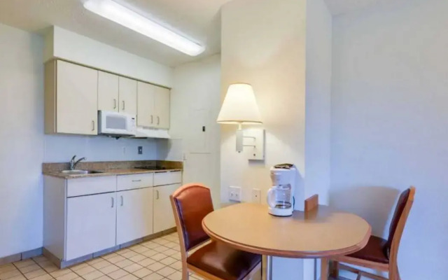 Motel 6 Biloxi, MS - Beach