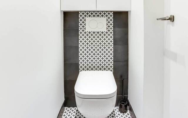 Exquisite Apartment in the Historical 7th District