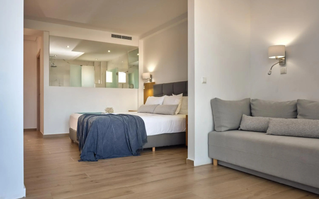Cavo Orient Beach Hotel