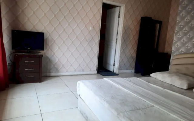 Collection O 93707 Rooms By U