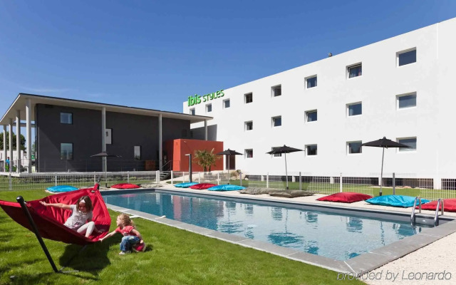 ibis Styles Pertuis Luberon