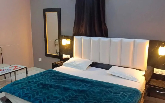 The Crown Hotel