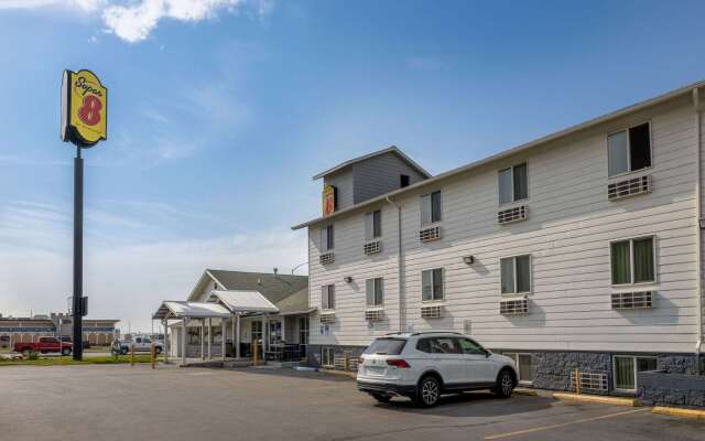 Super 8 by Wyndham Belgrade/Bozeman Airport