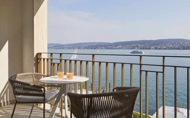 Alex Lake Zurich City & Lake Resort
