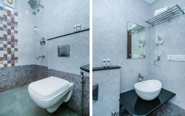 Hotel Cosmopolitan By OYO Rooms