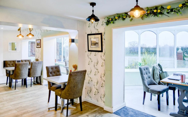 Warwickshire Park Hotel Kenilworth by Belvilla