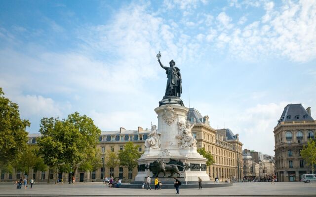 Splendid 3 bdrs Flat in a Prime Location of Paris