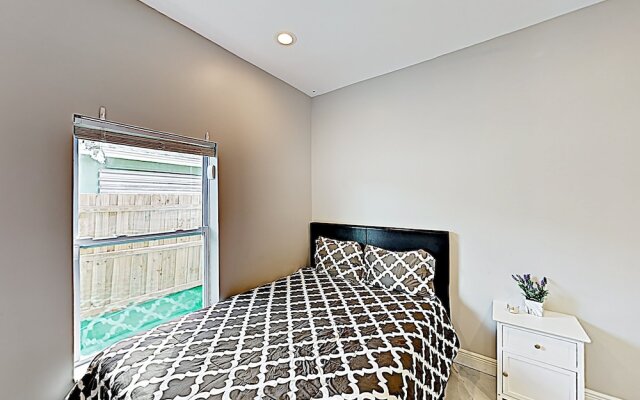 New Listing! Sumptuous Near Beach W/ Pool 3 Bedroom Home
