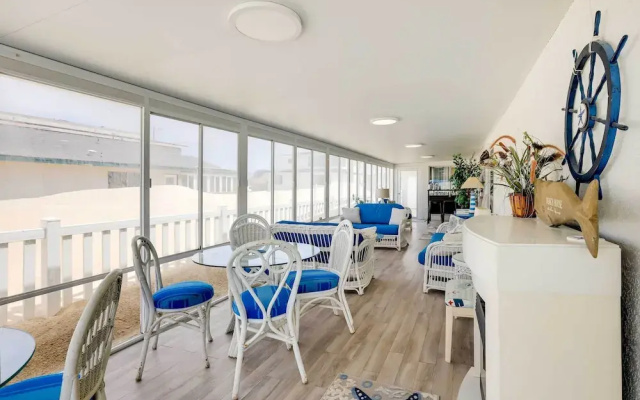 Between the Dunes: Breezy Beachfront Oceano Home!