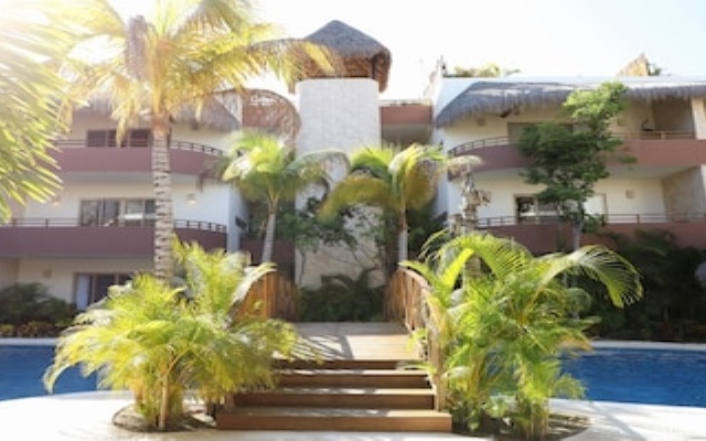 Honey 2 BRM sleeps 4 balcony