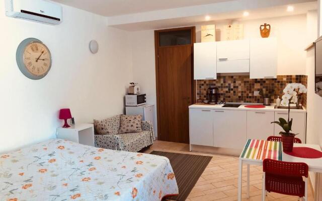 La Dolce Vita studio with free private parking