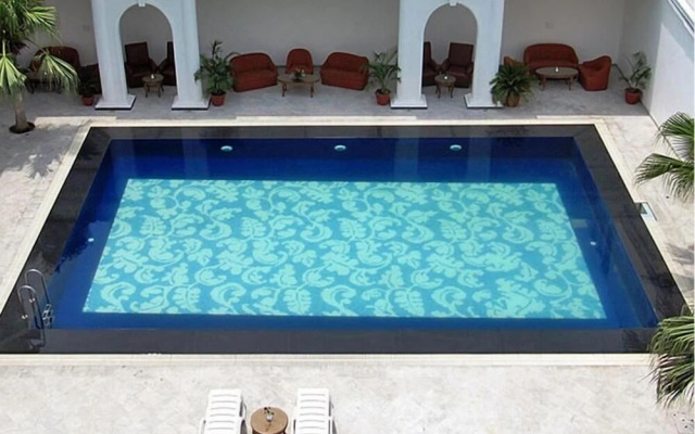Hotel Ritz Plaza