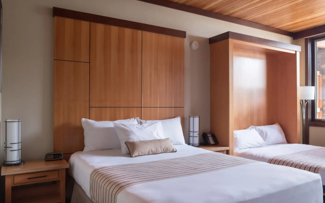 Sunshine Mountain Lodge