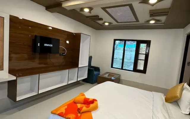 Shabnam Resort
