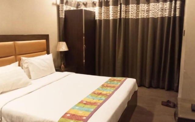Hotel Versa Apartment and Lodges Lahore