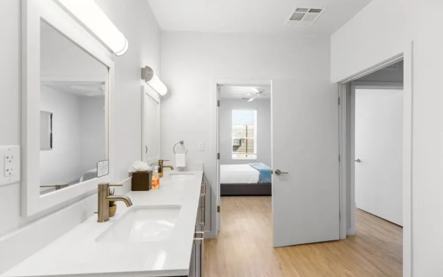 FlatZ 432 Condos By Barsala