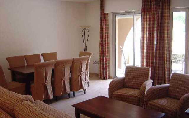 Apartment in Gassin Saint Tropez With Garden, Pool