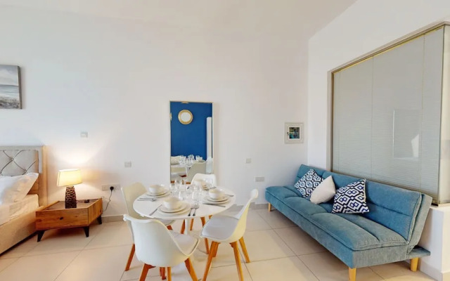 Tanin - Designer Studio With Mesmerizing Sea View
